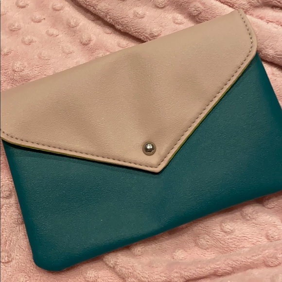 Ipsy bag - Picture 2 of 4